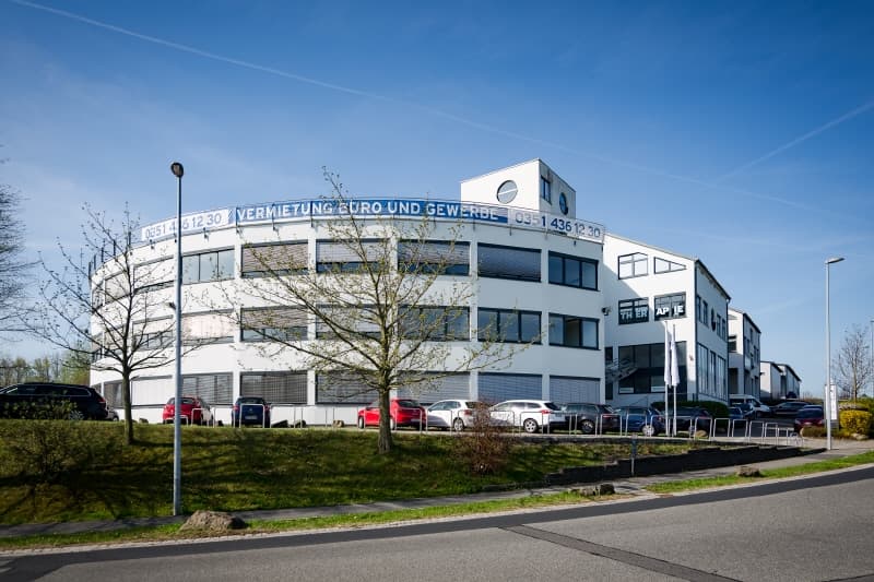 Büro- und Lagerfläche direkt an der A4!