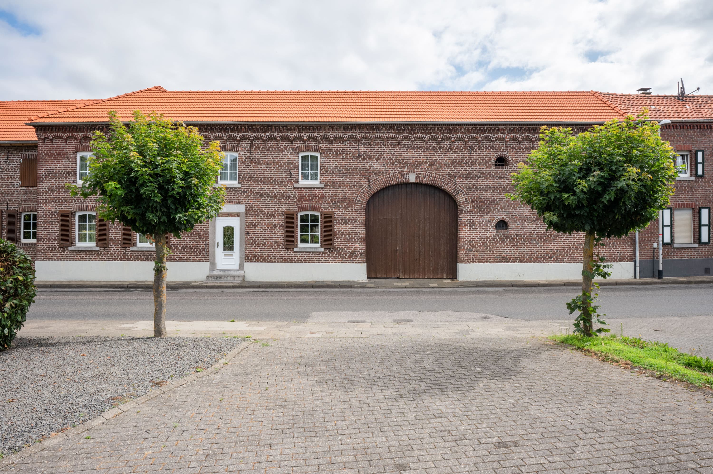 Pferde oder Kleinvieh zu Hause und wohnen in einem Vierkanthof?.....hier ist es möglich!