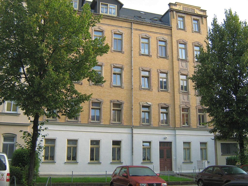 SCHÖNER WOHNEN auf dem Kaßberg  --- 3 – ZI n der 3. Etage mit Balkon und Aufzug ---