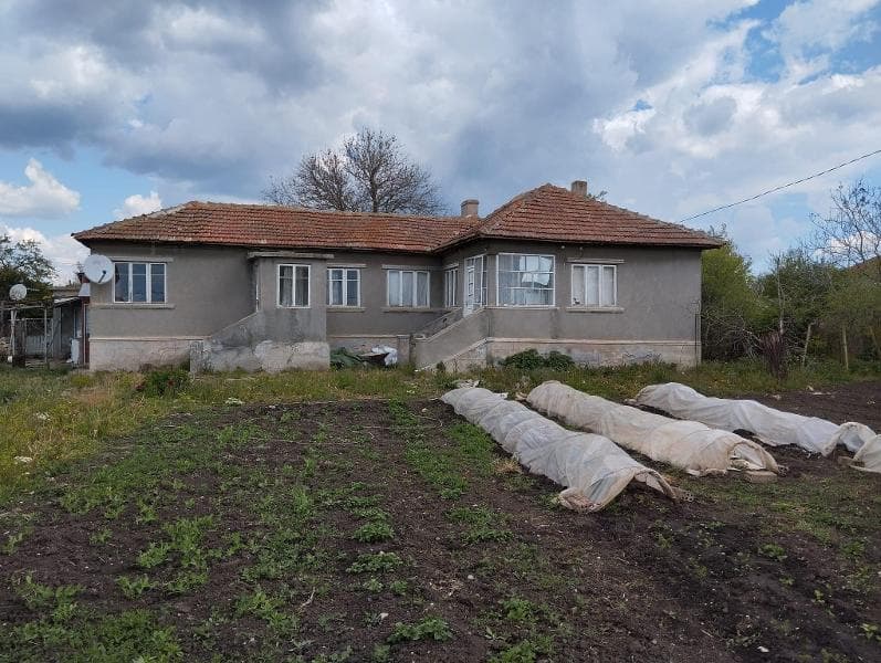 Haus mit Gästehaus in Rakovski Nahe Kavarna