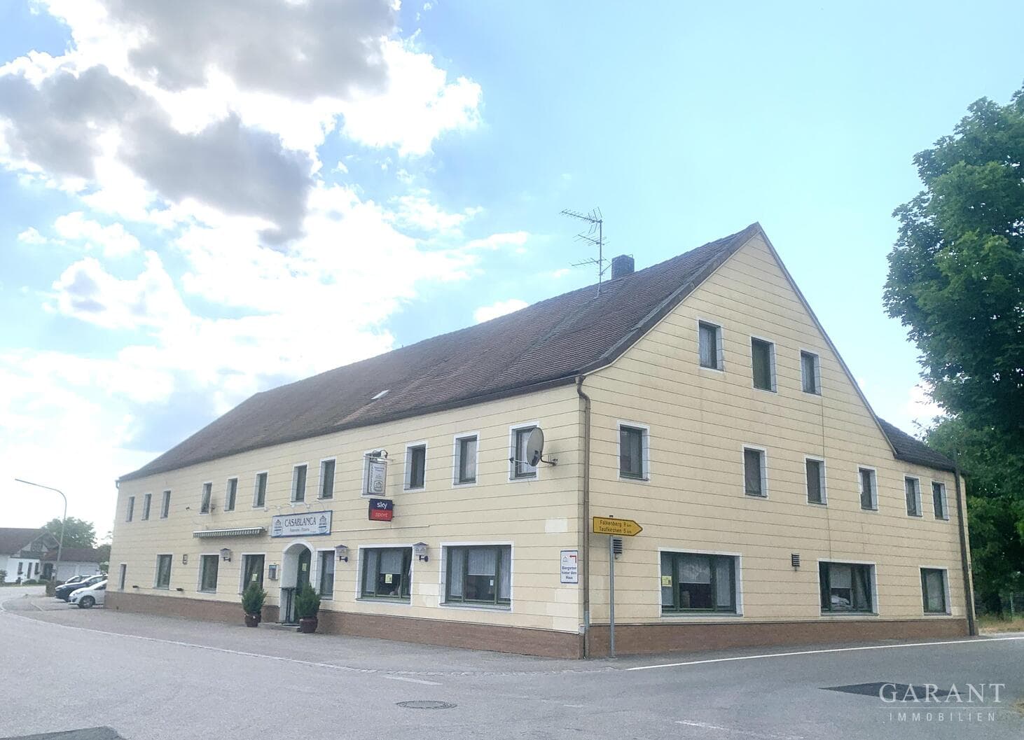 Ehemaliges Gasthaus, bietet kreativen Raum zum Leben und Arbeiten!