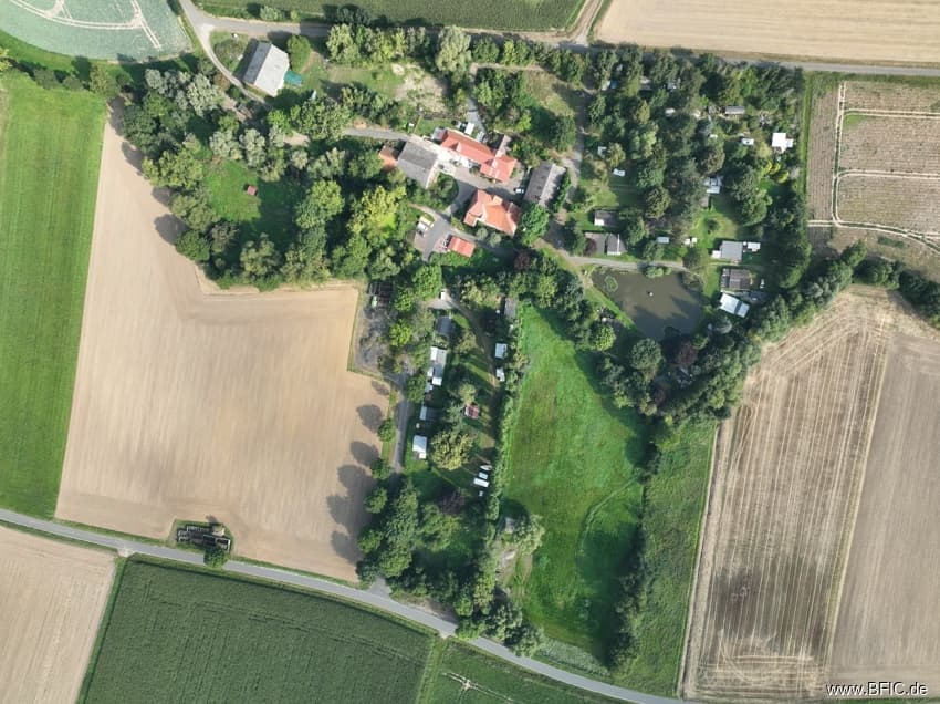 Campingplatz in idyllischer Lage, sanierungsbedürftig - Pferdestall & Mühle optional erwerbbar