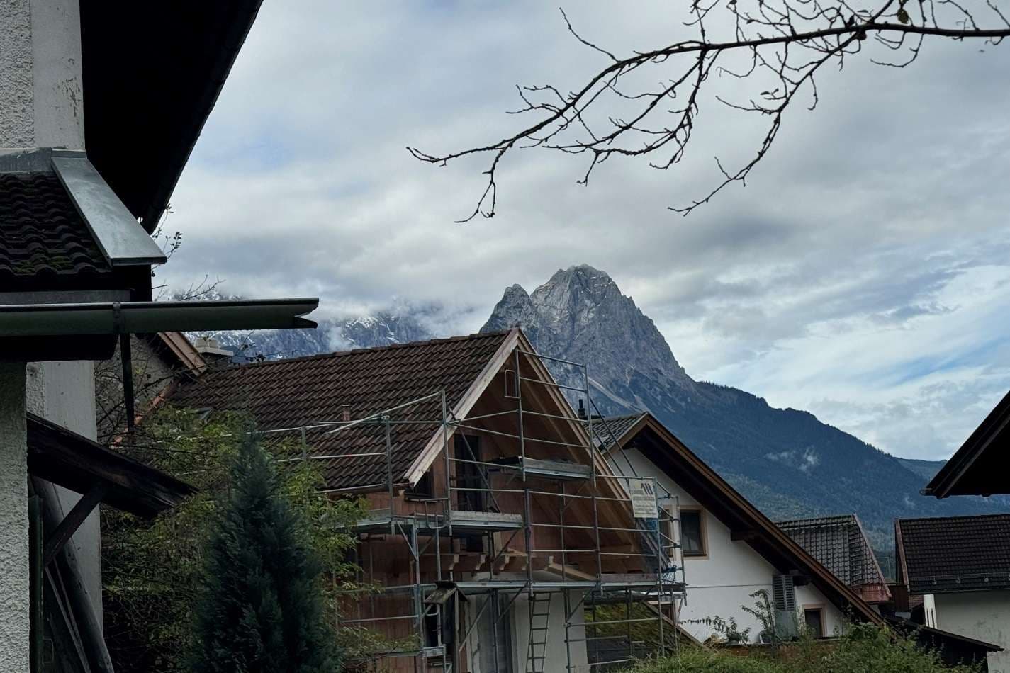 Grundstück (mit Altbestand) im historischen Ortskern von Partenkirchen (GAP) zu verkaufen!