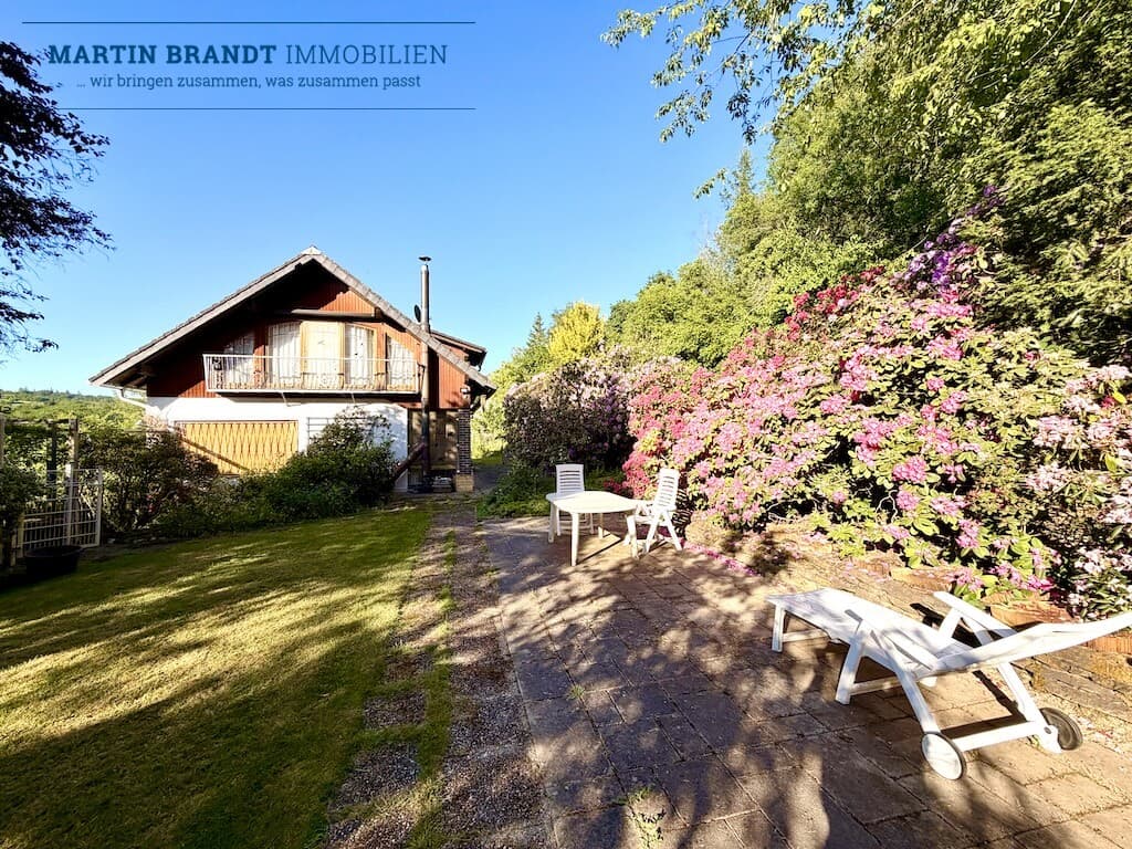Charmantes Einfamilienhaus mit Waldgrundstück ca. 1.958 m²
in Traumlage von Waldems-Niederems