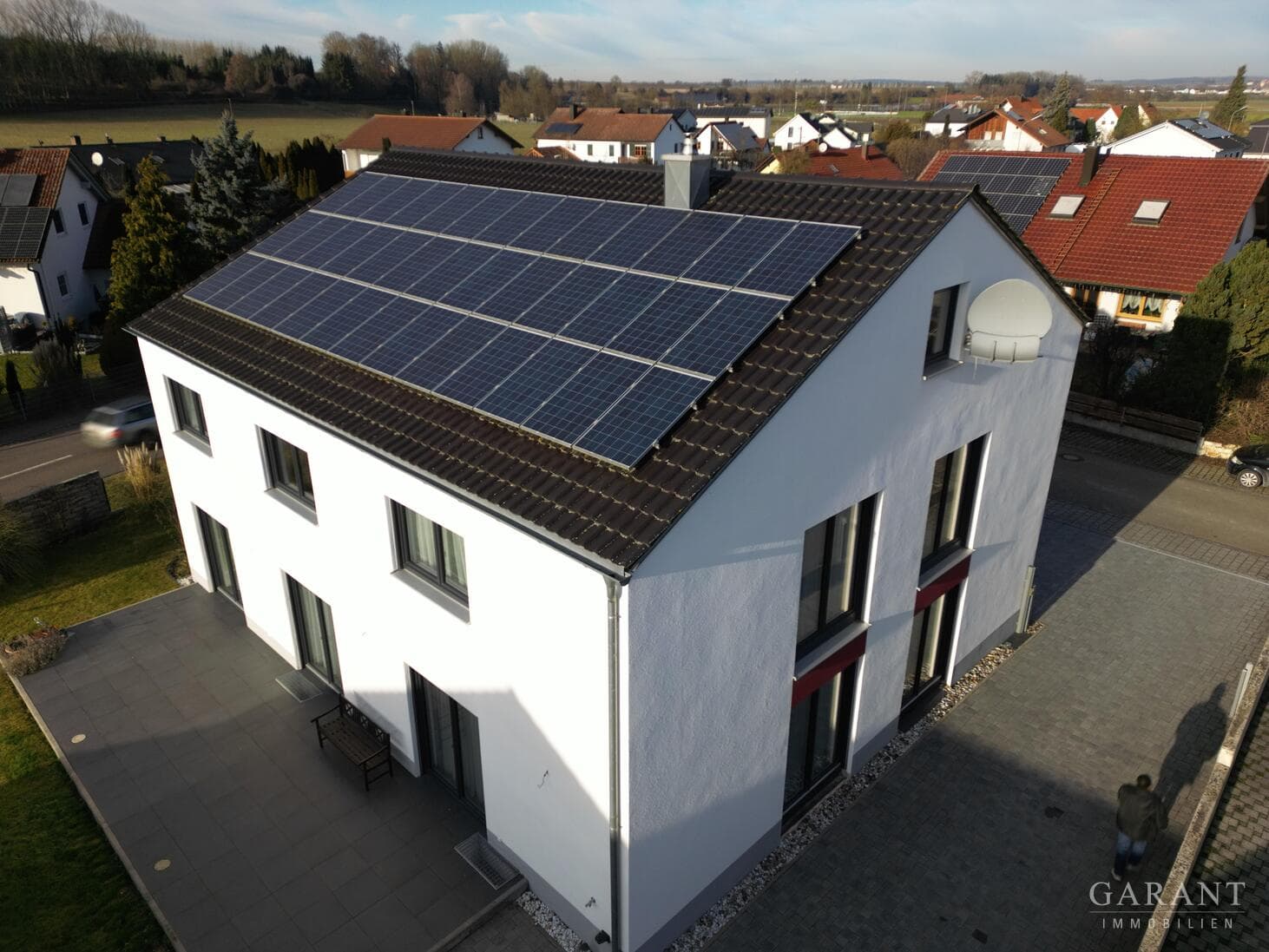 Qualitativ hochwertiges Einfamilienhaus mit Einliegerwohnung, Sauna, PV-Anlage und Dachstudio