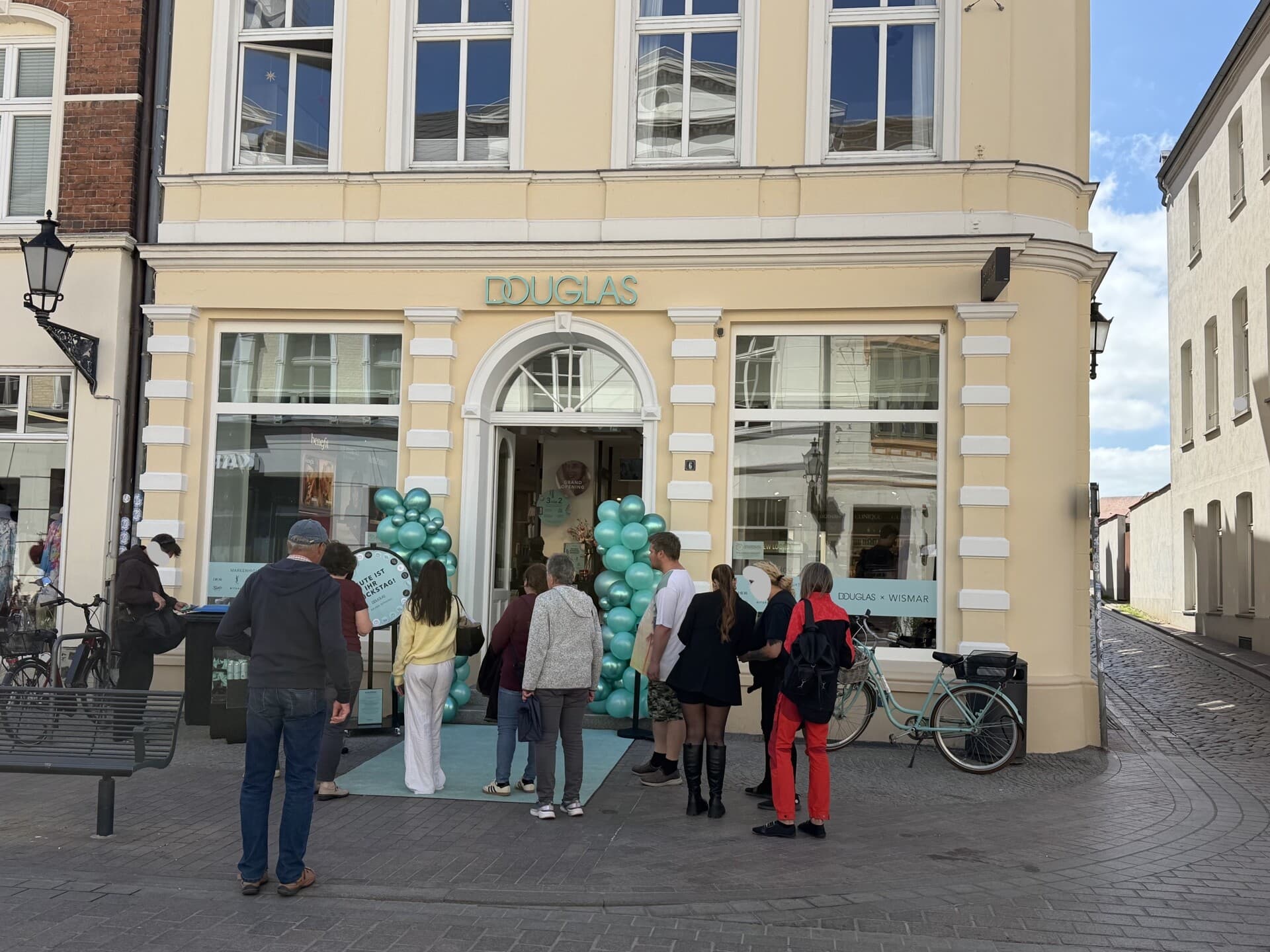 Parfümerie Douglas! Jetzt neuer Mieter in der Fußgängerzone der Hansestadt Wismar an der Ostsee !!!