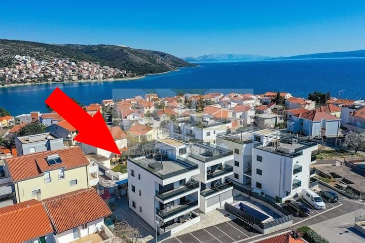Apartment S4 im ersten Stock, 150 m vom Meer entfernt, Okrug Gornji