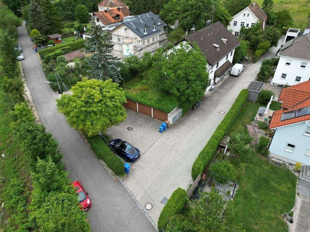 Provisionsfrei - Exklusives Grundstück in München-Feldmoching: 1.779 m² mit Bestandsimmobilien