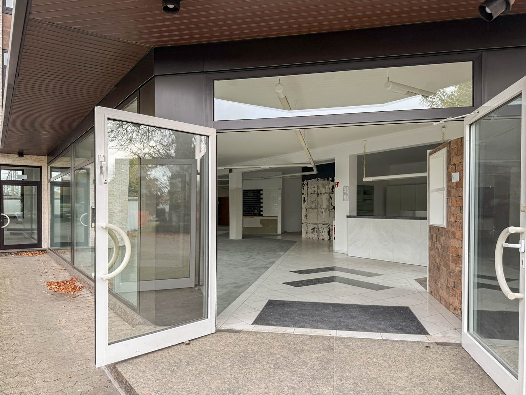 Verkaufsfläche/Büro/Showroom (auch teilbar)