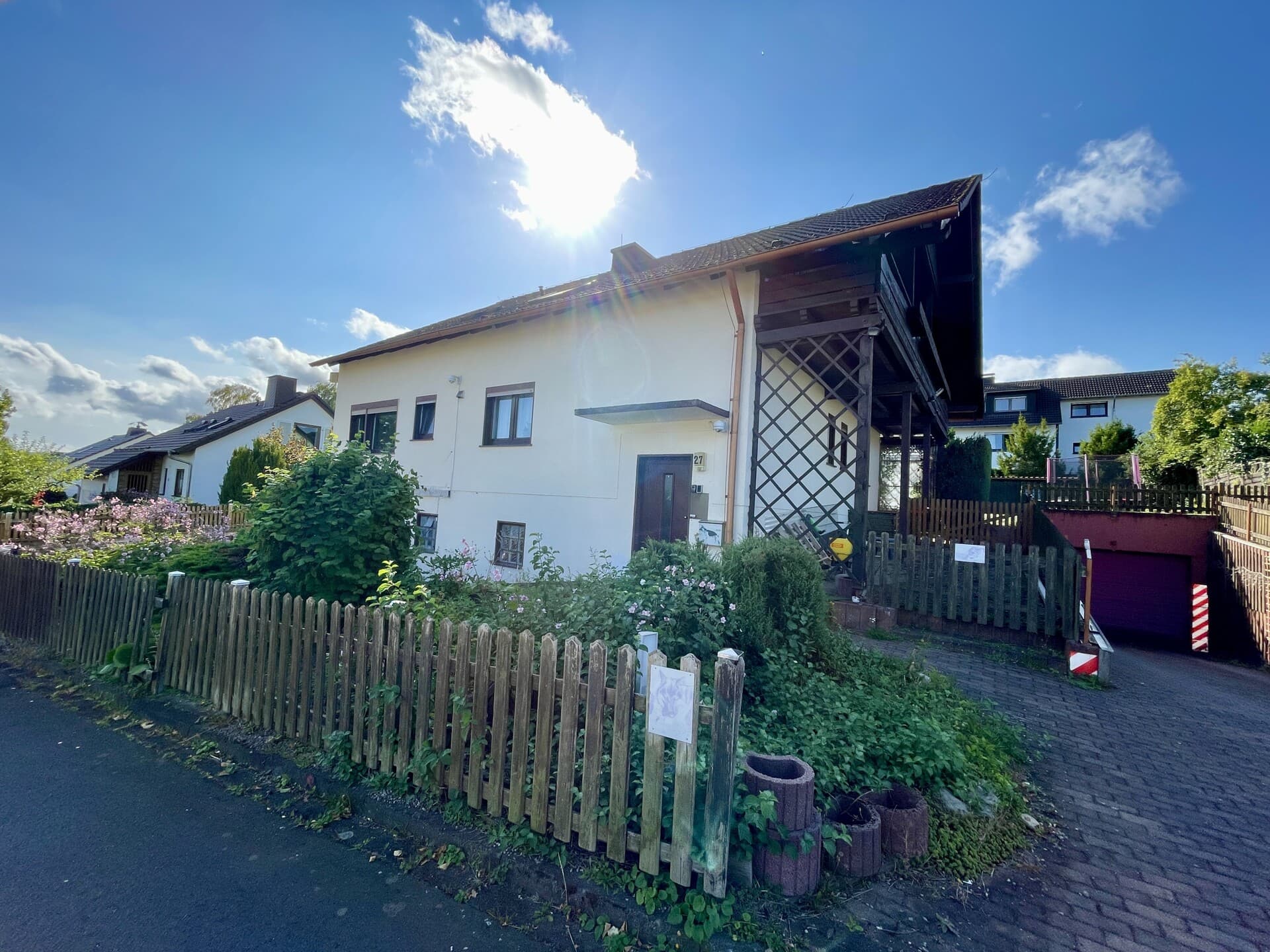 Großzügiges EFH mit Tiefgarage zur vielseitigen Verwendung! KEINE KÄUFERPROVISION
