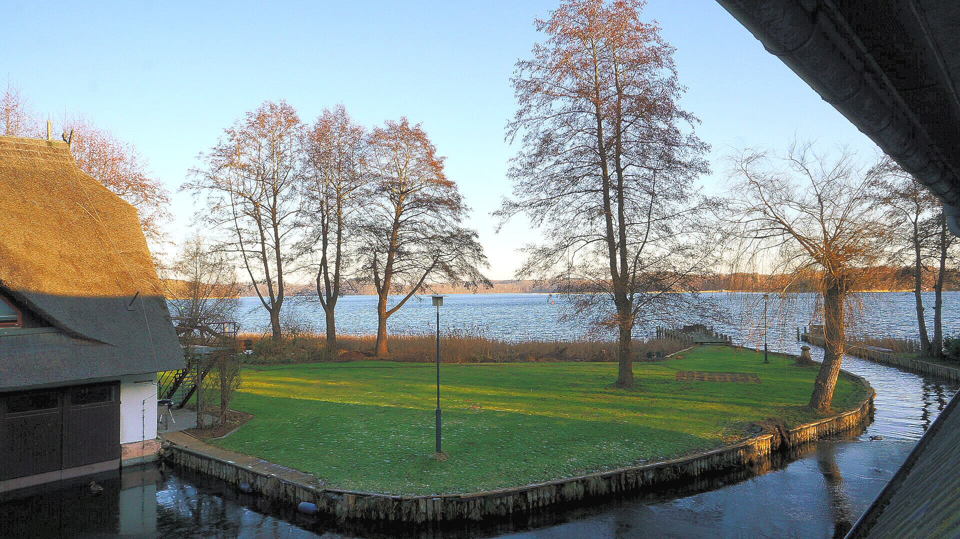 seltenes Kleinod Bootshaus auf dem Schweriner See auf Eigenland!