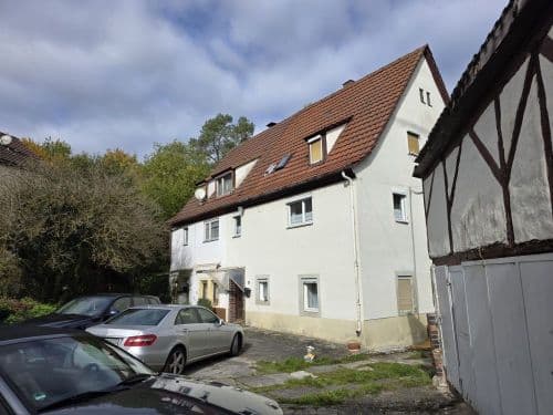 Einfamilienhaus mit grüner Oase, Gärten, Garagentrakt und Scheune in 97453 Schonungen-Hausen (ID 10609)