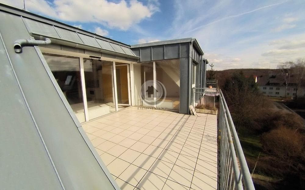 !!! ImmoPoint !!! TOP Aussicht - Lichtdurchflutet mit großer SÜD-Dachterrasse und EBK (IP 2 MD 59 DGR)