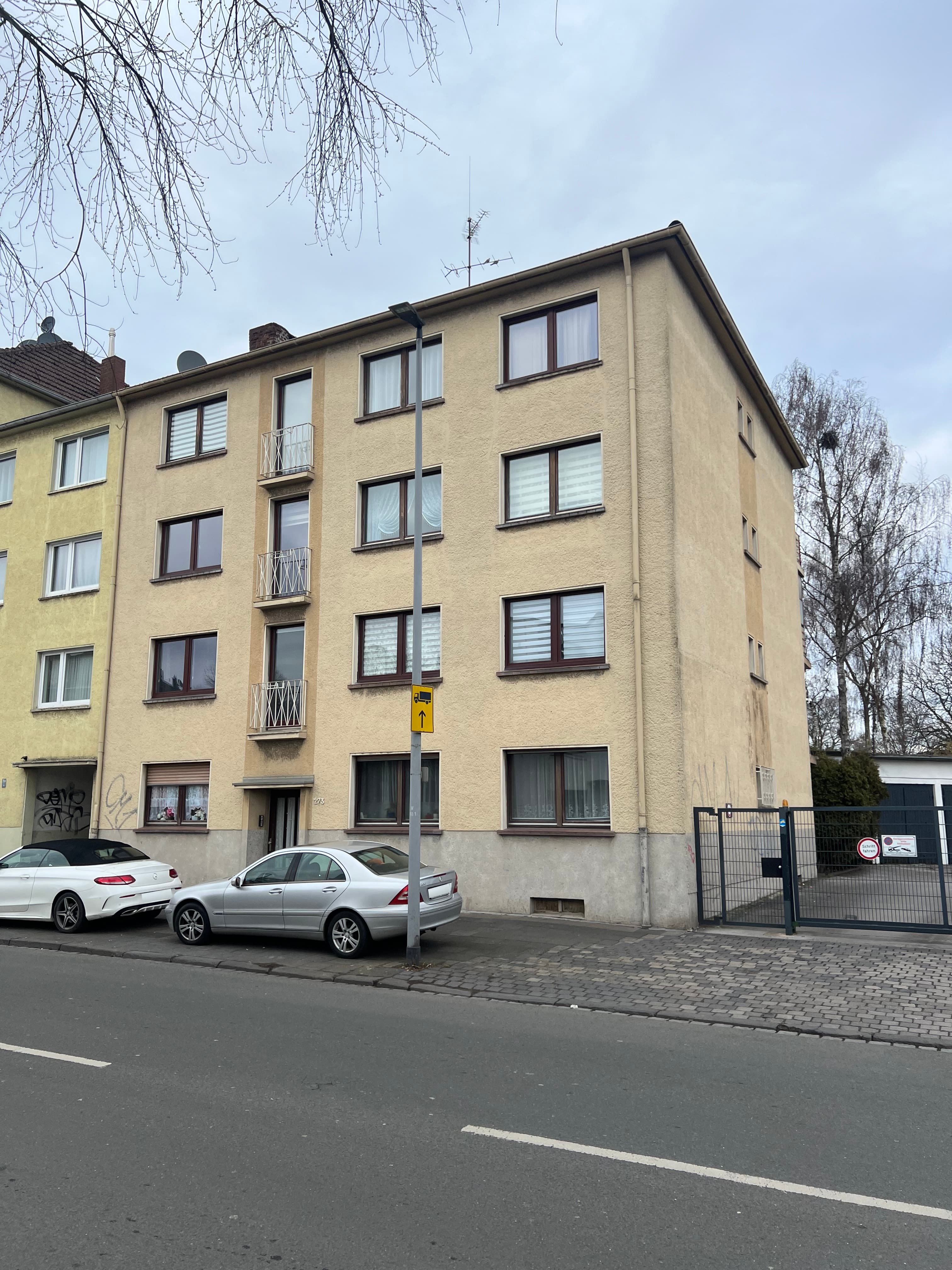 Mit Balkone! Solides Mehrfamilienhaus mit 8 Wohnungen in Duisburg-Dellviertel 