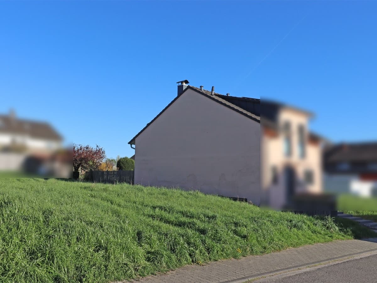 Baugrundstück für ein Reihenhaus mit separatem Garagengrundstück in Bad Schönborn, OT Mingolsheim!