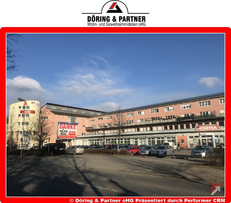 Laden direkt neben Eingang von "NORMA"-Discounter