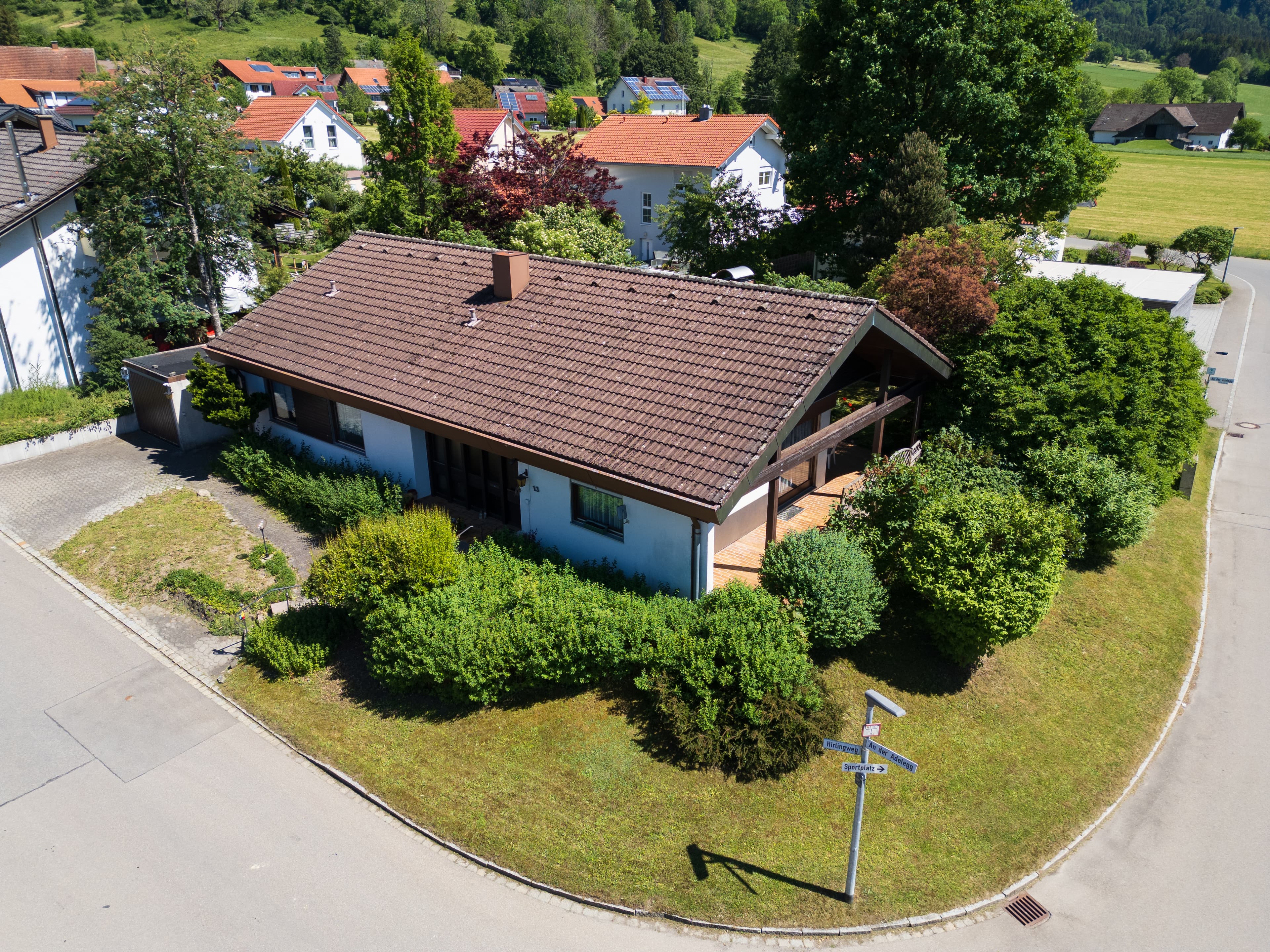 Einfamilienhaus im Bungalow-Stil mit viel Potential in ruhiger Lage von Isny-Rohrdorf