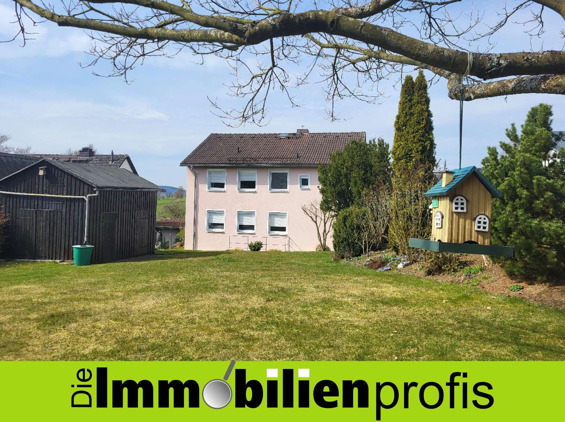 Oberkotzau: Gepflegtes 1-2 Familienhaus in ruhiger Lage