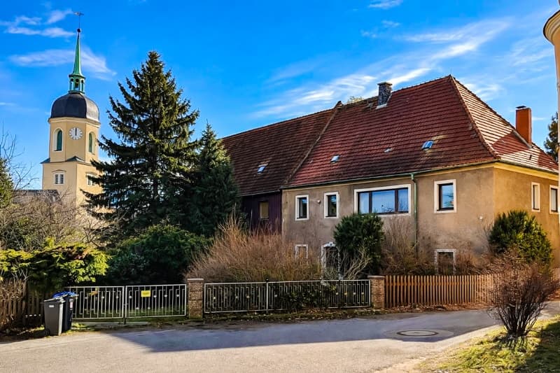 Historisches Verwaltergebäude mit Scheunenteil, Kreuzgewölbe und über 1.000 m² Nutzfläche!