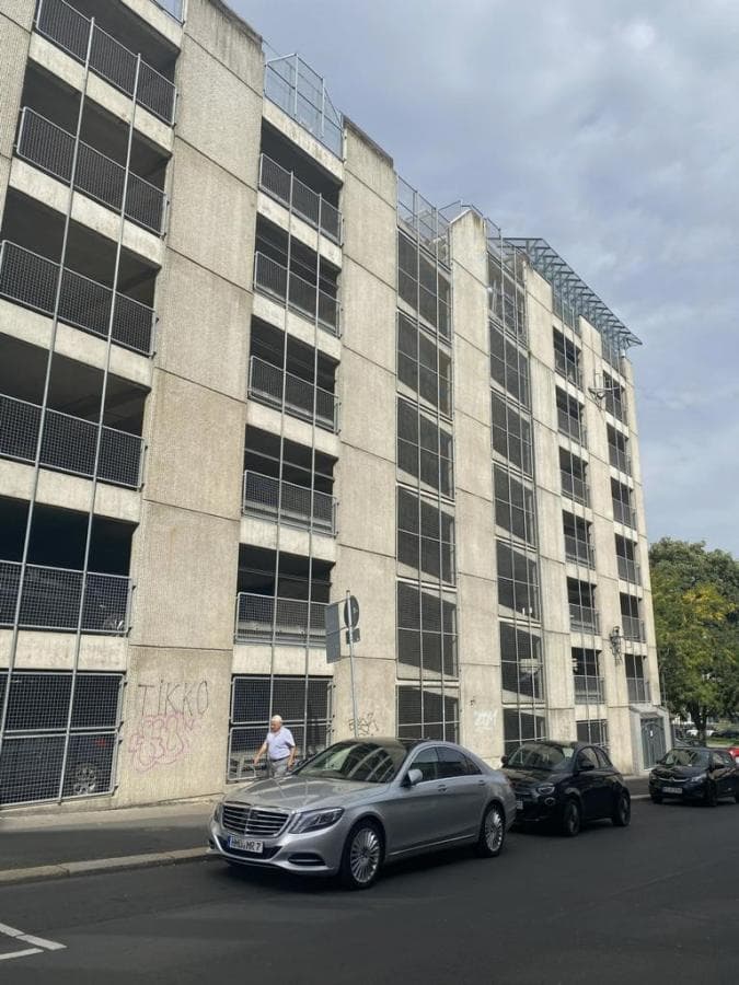 Investmentpaket aus zehn Stellplätzen in Kassel zu verkaufen!