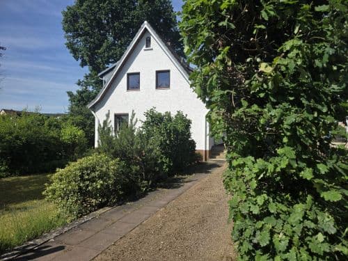 Versteckter Traum mit parkähnlichem Grundstück in 97688 Bad Kissingen, ruhig gelegen, weitere Bebauungsmöglichkeiten (ID 10643)