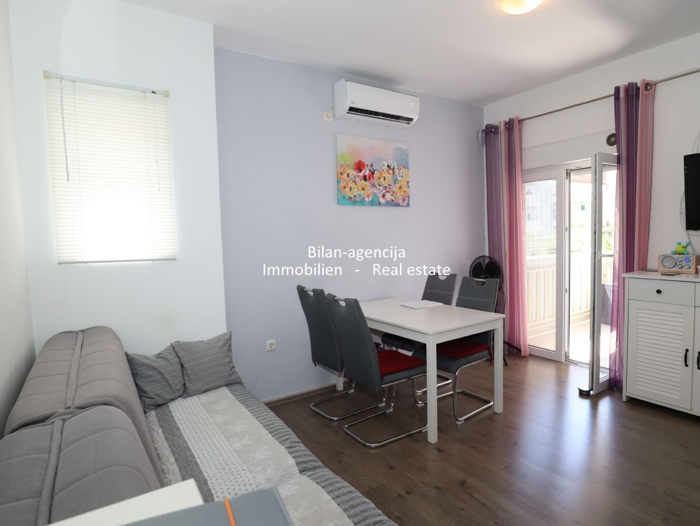 Wohnung in Vodice, zentrumsnah, zwei Balkone