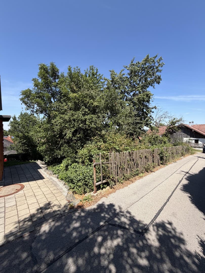 Traumhaftes Hanggrundstück mit Bergblick – 550 m²  in Denklingen
