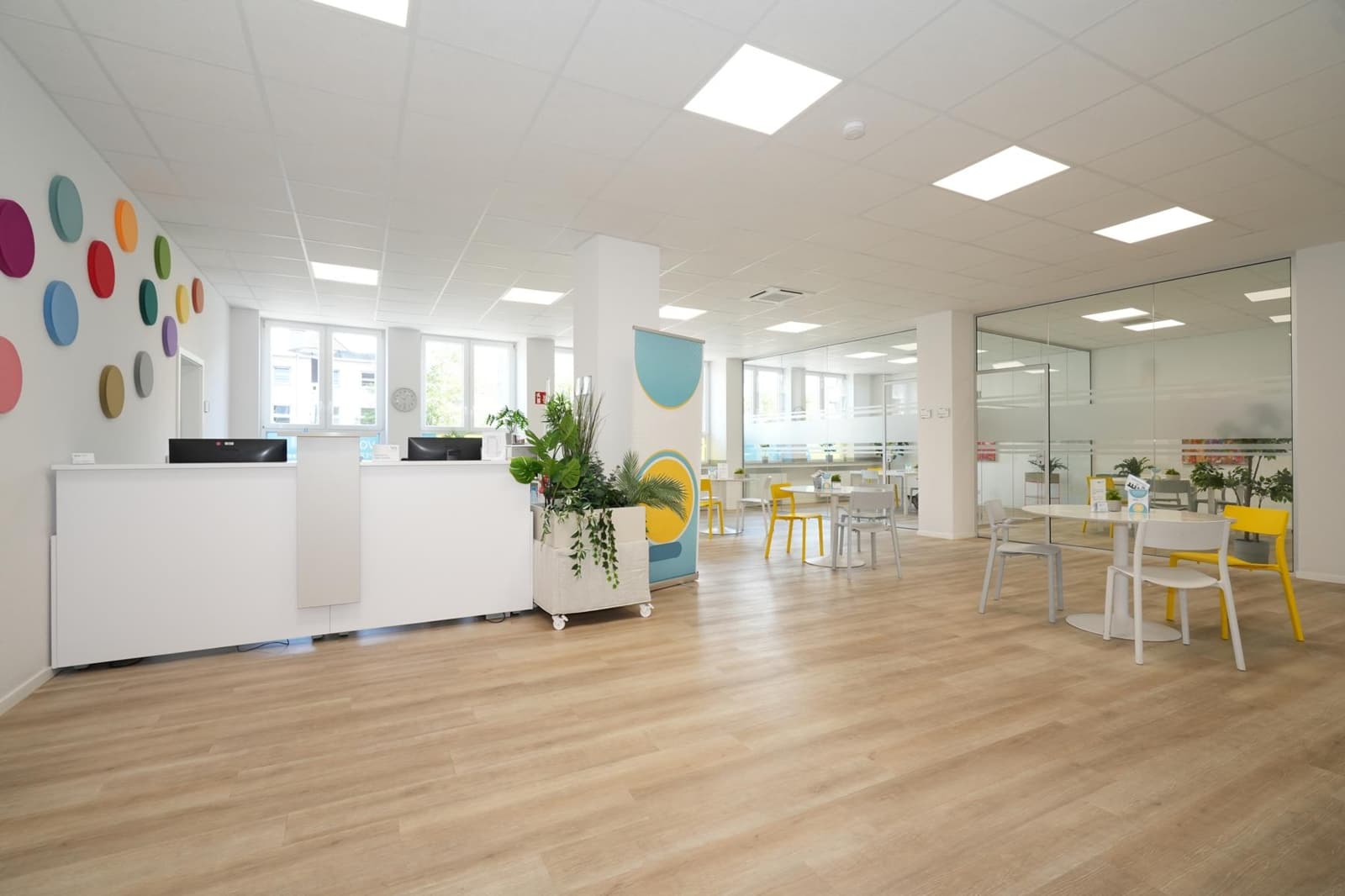 Moderne, klimatisierte und vielseitige Bürofläche im 1.OG in der Duisburger Innenstadt!