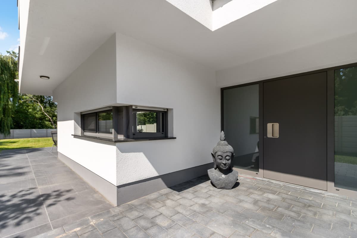Klare moderne Architektur in perfekter Wohnlage - Halle/ Nietleben