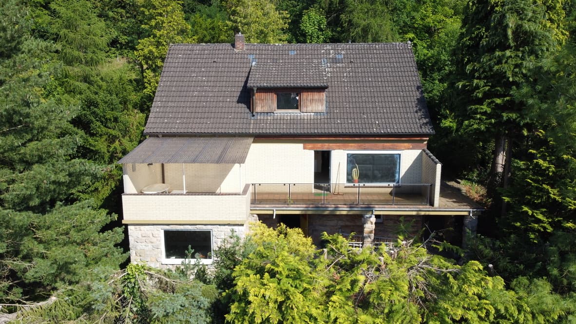 Einfamilienhaus mit großem Grundstück und unverbaubaren Blick. Keine Käuferprovision!