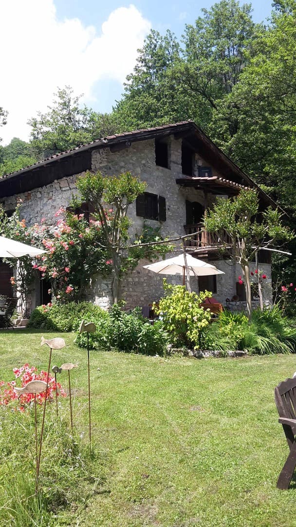 Rustico in Alleinlage - alte Olivenmühle, 3150 m2 Grundstück, 20 Min. zum Gardasee, von privat