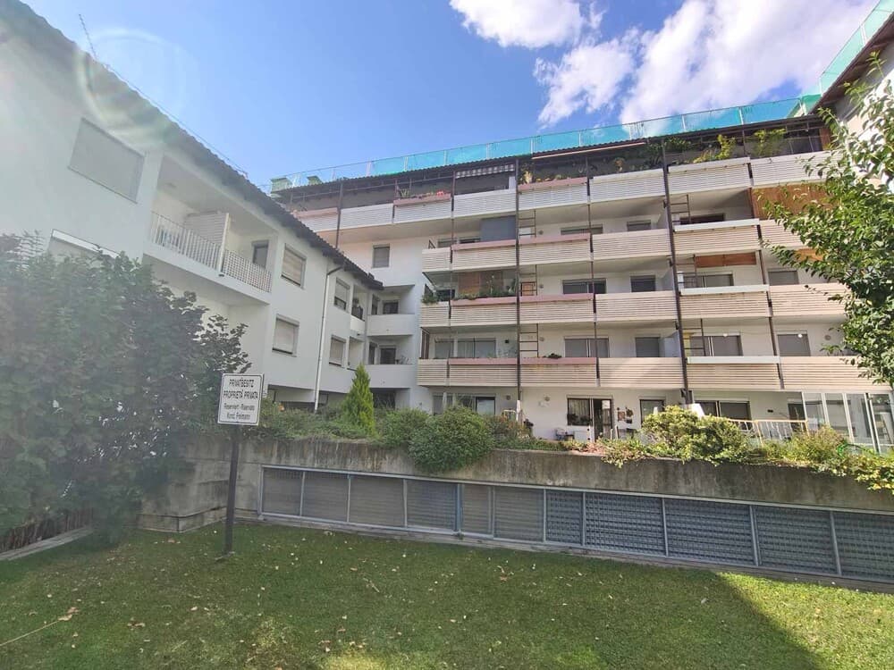 Zentrale 2-ZIMMER-WOHNUNG mit Südloggia u. Garage
