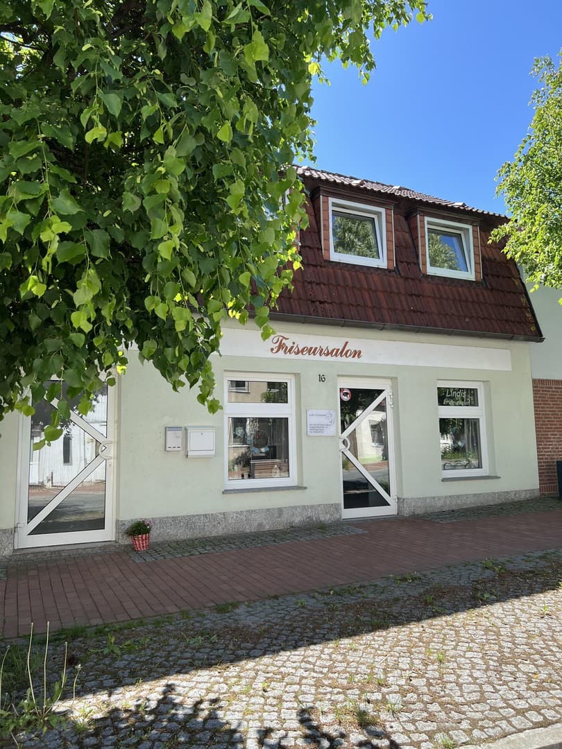 Wohn- und Geschäftshaus, top renovierte Wohnung sofort frei! Eigenutzung oder Kapitalanlage