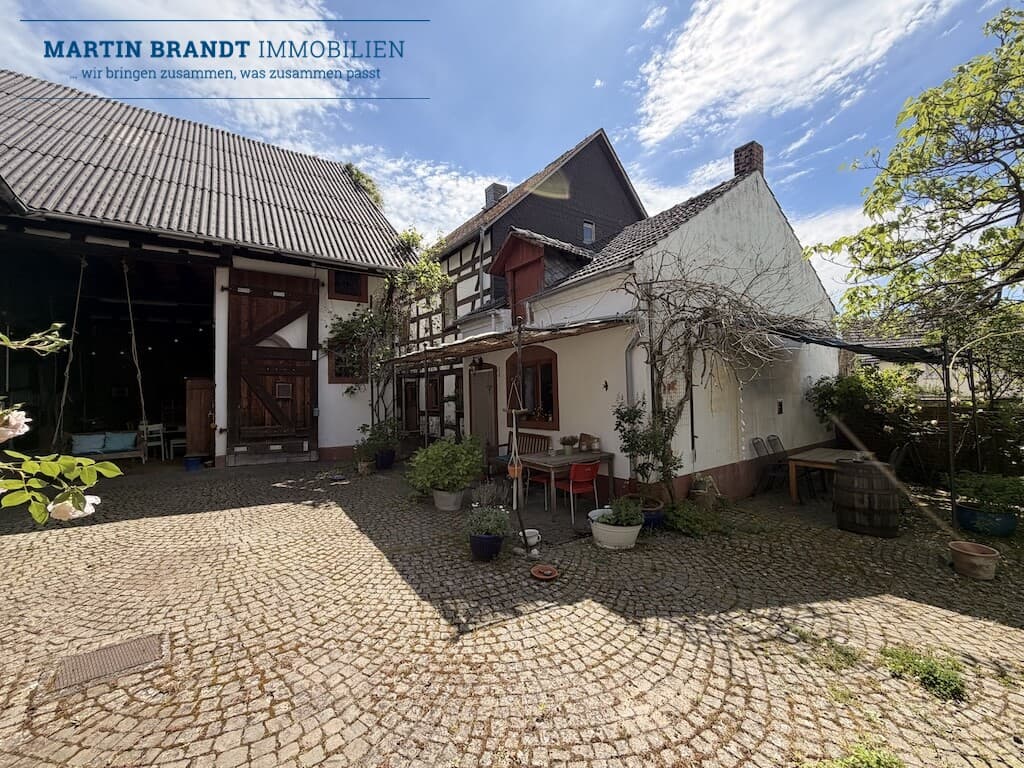 Traumhafte Hofreite für Tierfreunde mit Stallungen und Nebengebäude in Hünstetten / Limbach