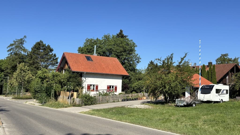 Zauberhafte Kapitalanlage mit Altbau-Charme - verkehrsnah und vermietet
