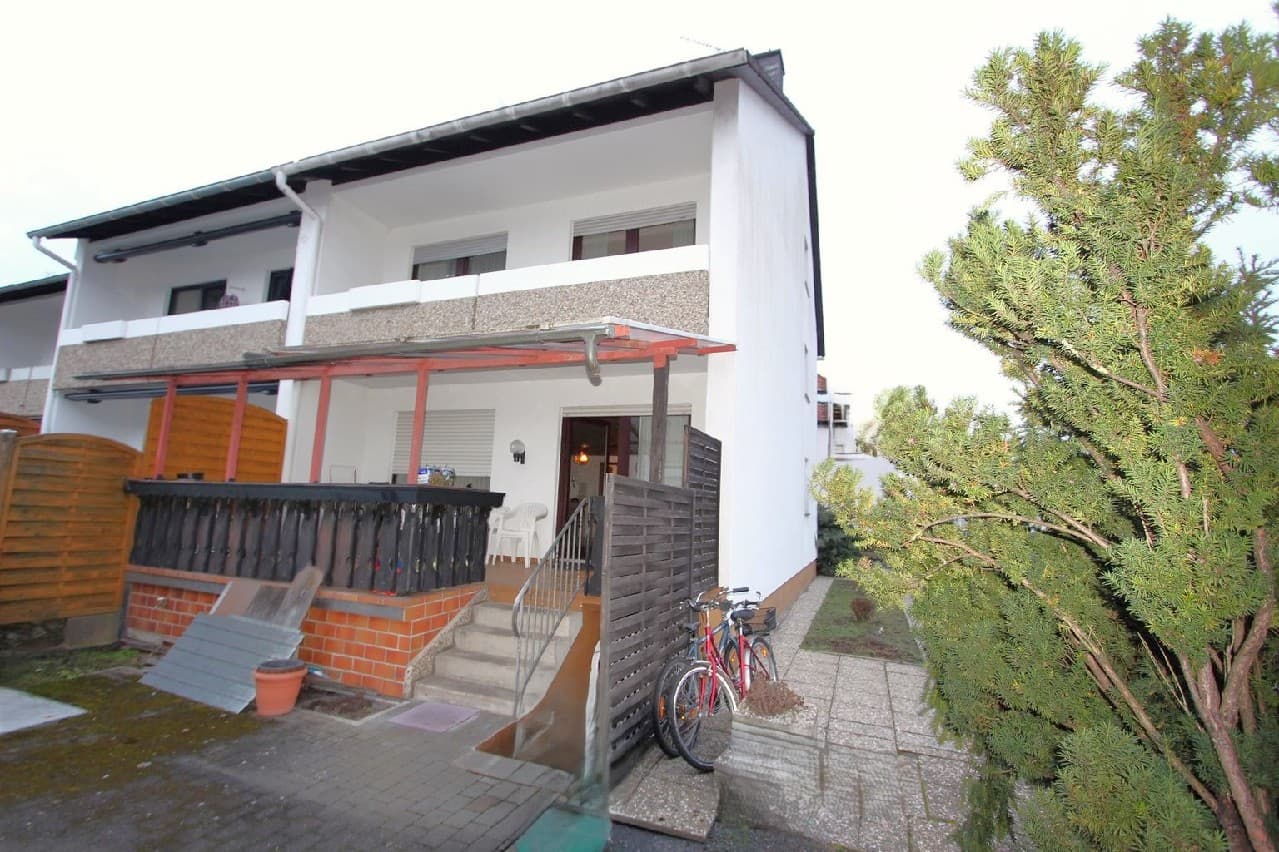 albero:) Raum für Familie  und  Ideen: Reiheneckhaus mit ausgebautem DG und Garage