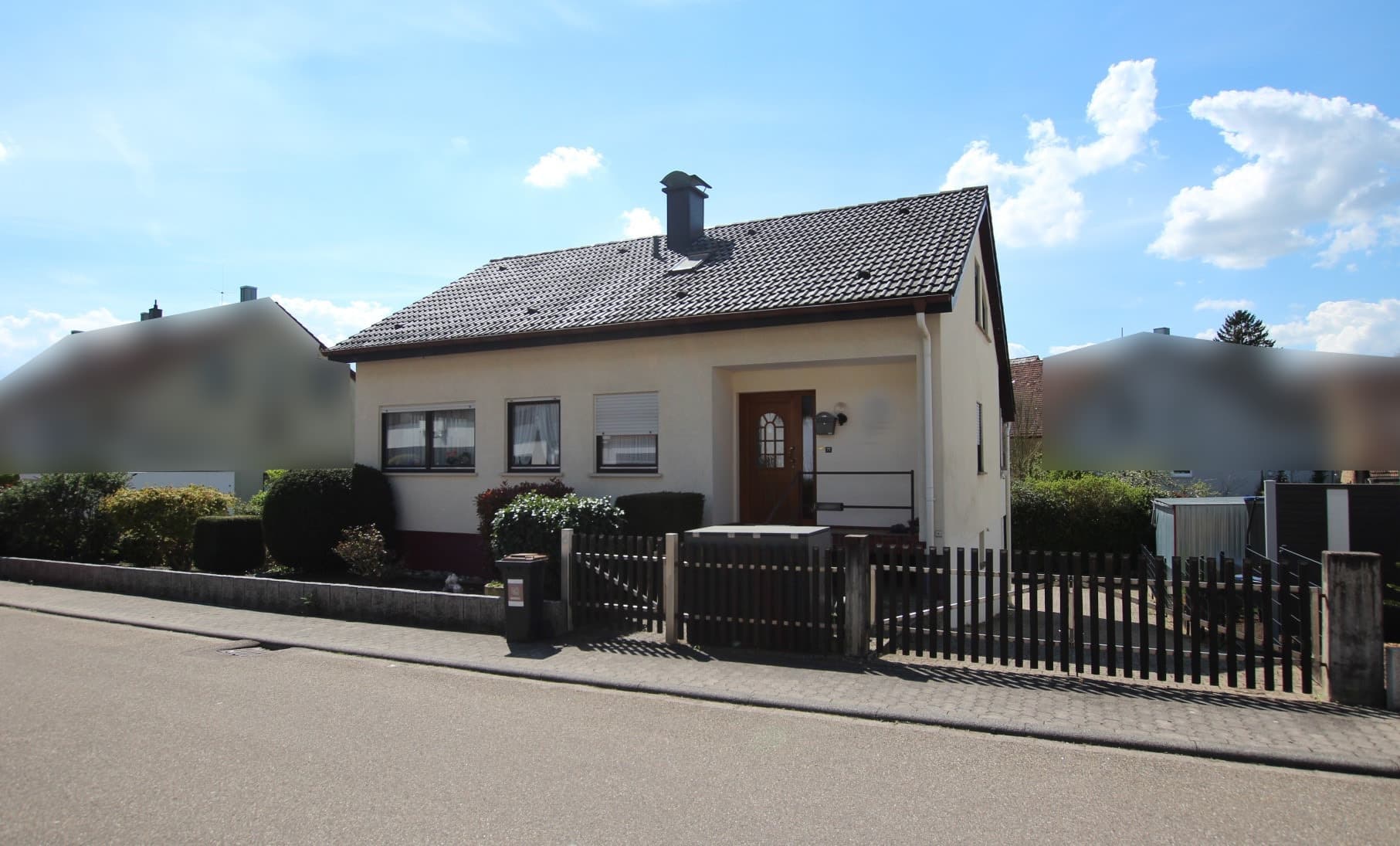 Einfamilienhaus mit Einliegerwohnung in ruhiger Lage von Gölshausen!