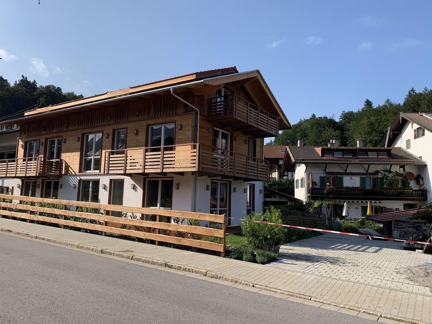 Bad Wiessee: Luxuriöse Terrassenwohnung - attraktive 2 Zimmer im 1. OG - ohne Makler