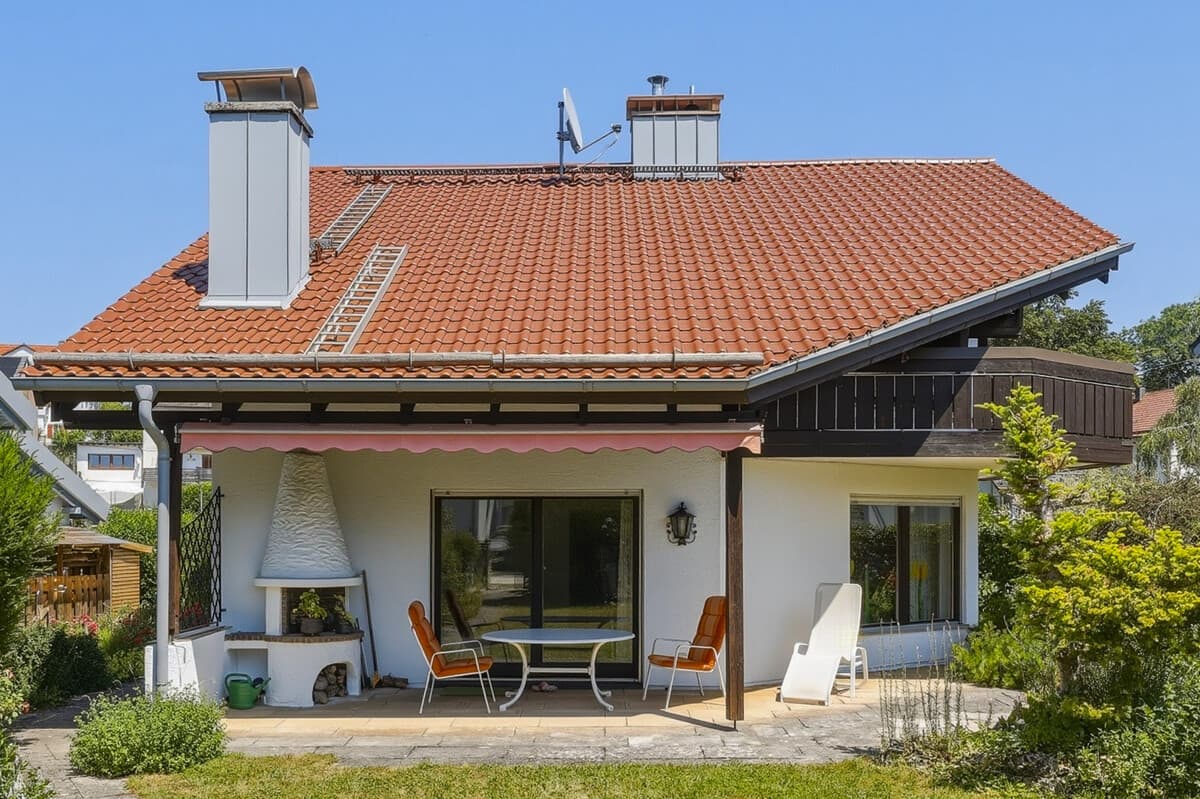 Stilvolles Einfamilienhaus mit Einliegerwohnung in Seenähe
