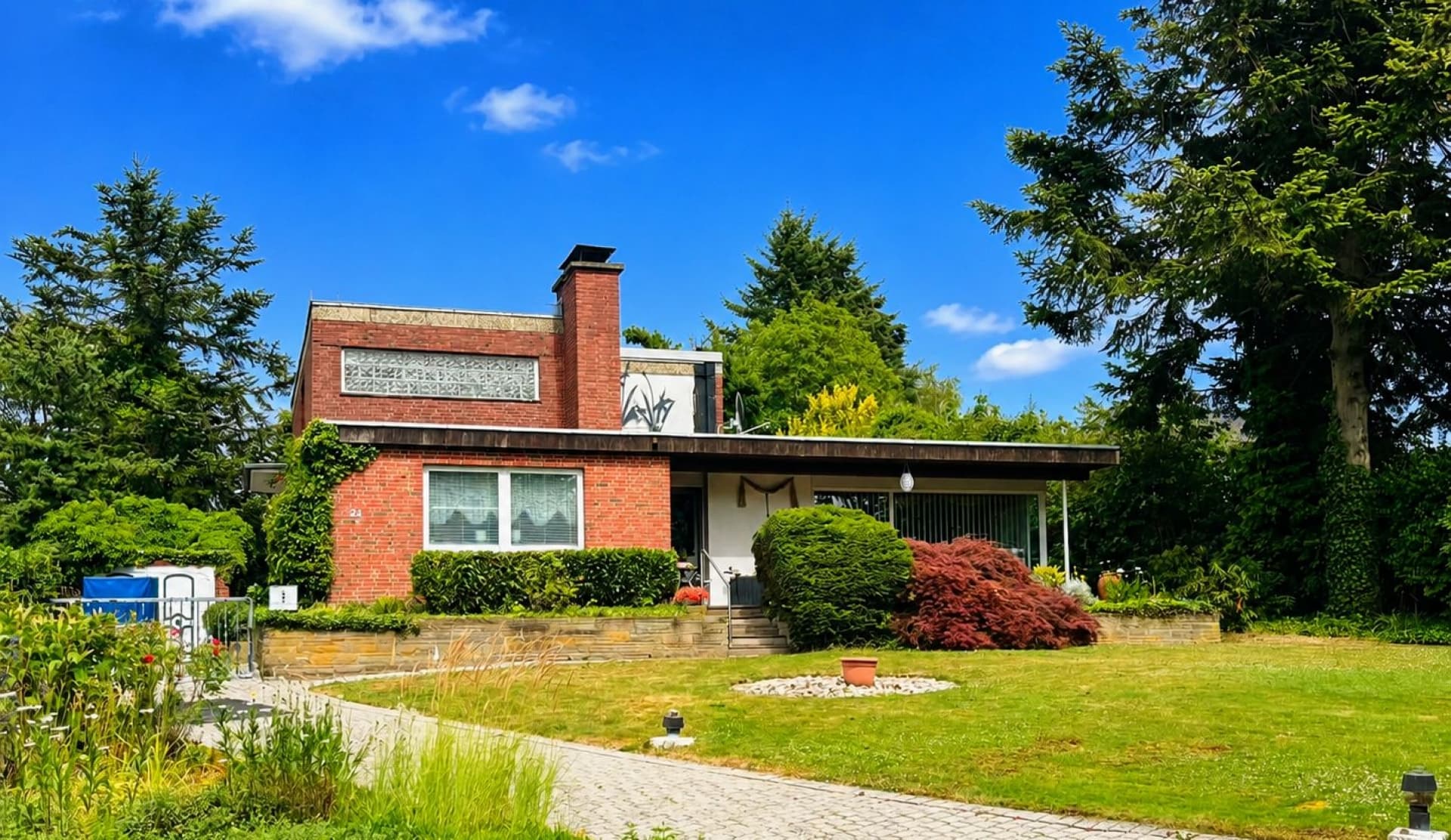 Haus mit großem Grundstück in Wassenberg - viel Potenzial für Handwerker