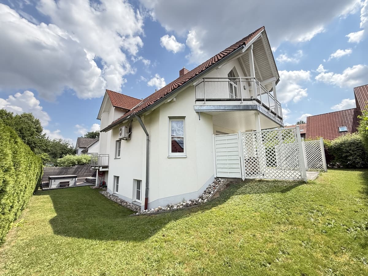 Exklusives Einfamilienhaus mit Wellnessbereich und traumhaftem Garten in begehrter Wohnlage von Waldsassen!