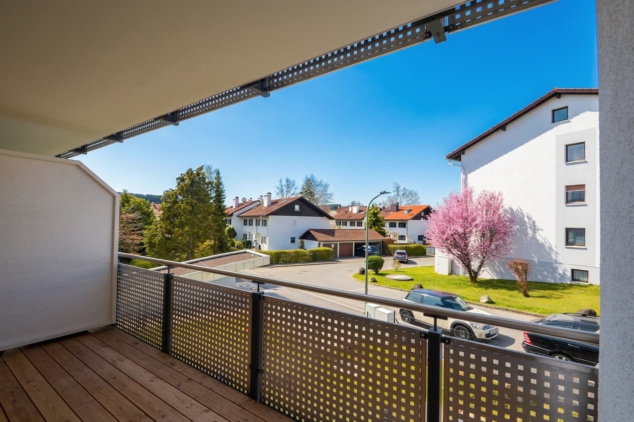 Großzügige 1-Zimmer-Wohnung mit sonnigem Balkon