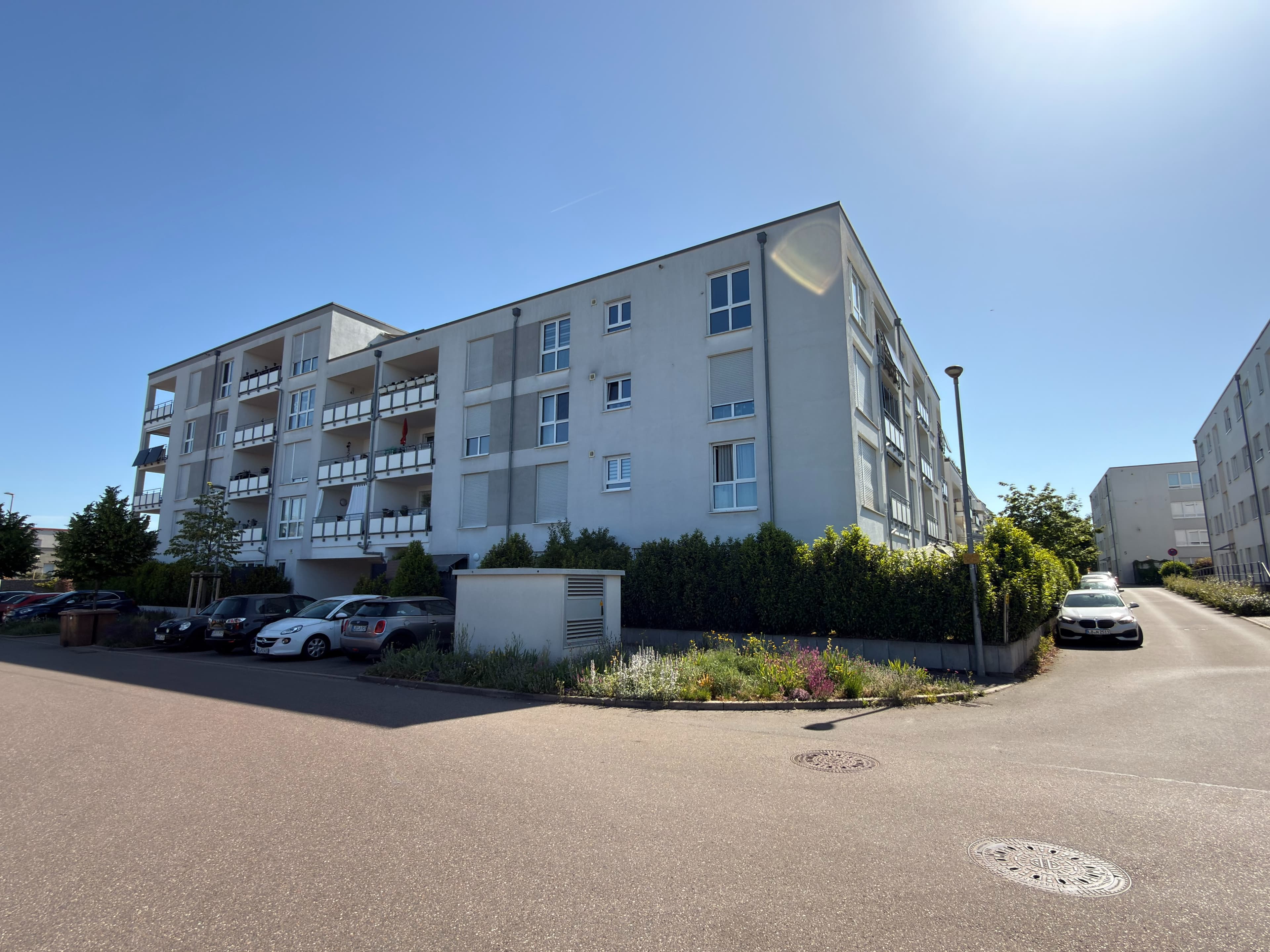 Moderne 2,5 Zimmerwohnung in beliebter Ortsrandlage mit Balkon in Südausrichtung