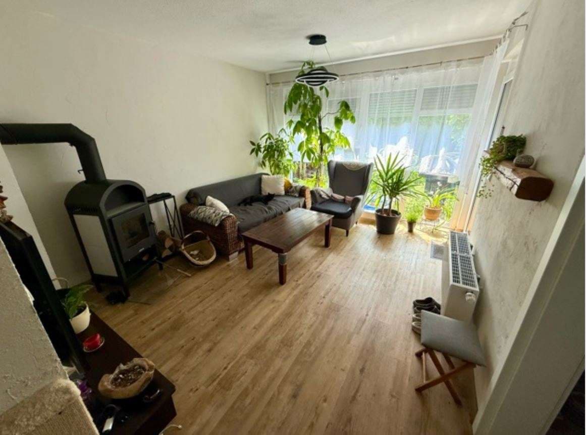 Bezugsfrei!  Reihenhaus mit vielen Extras -  Kamin, Klima etc.!