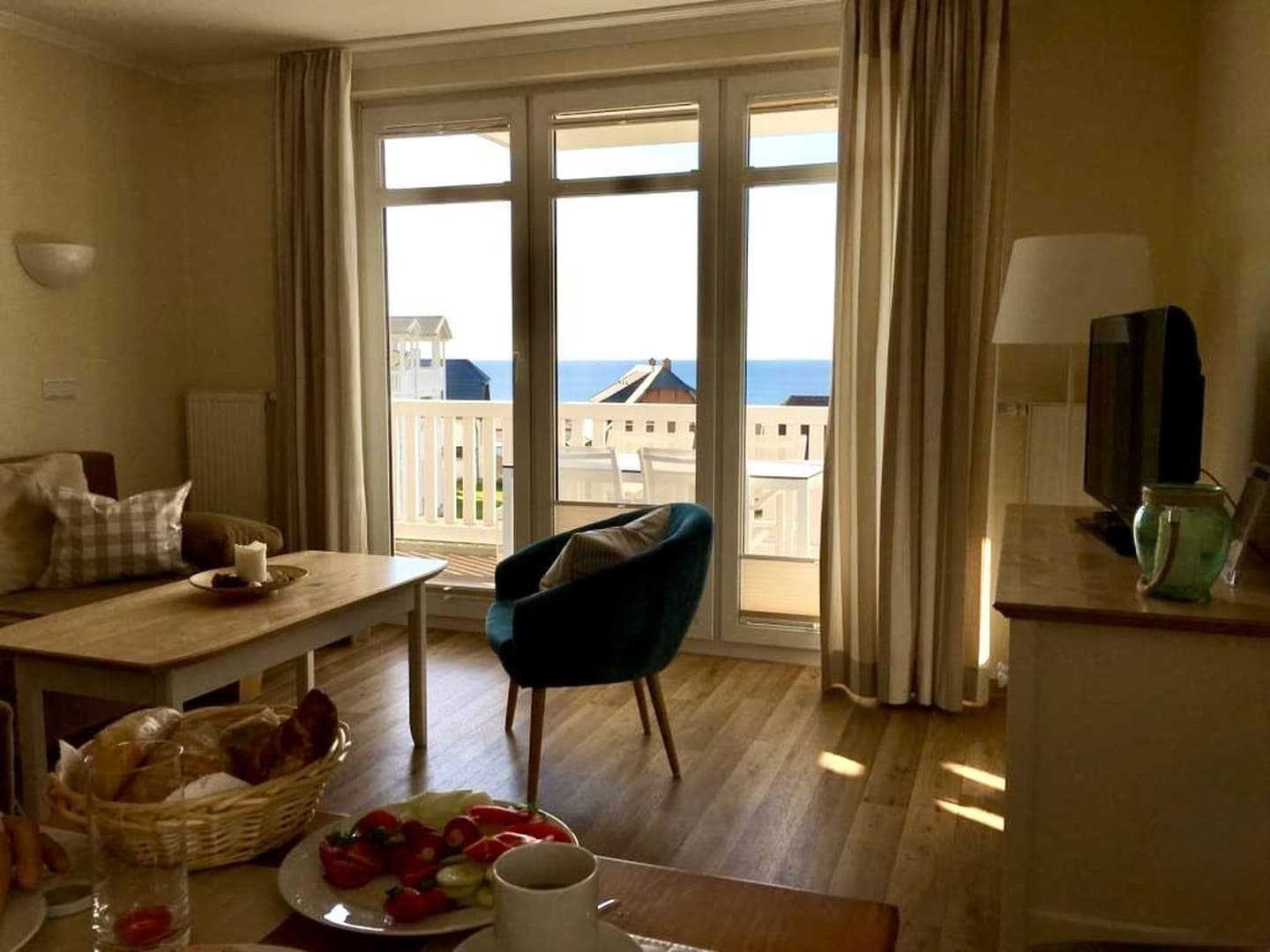 Beim Frühstückskaffee schon den Meerblick genießen – 3-Zimmer-Wohnung in allerbester Lage