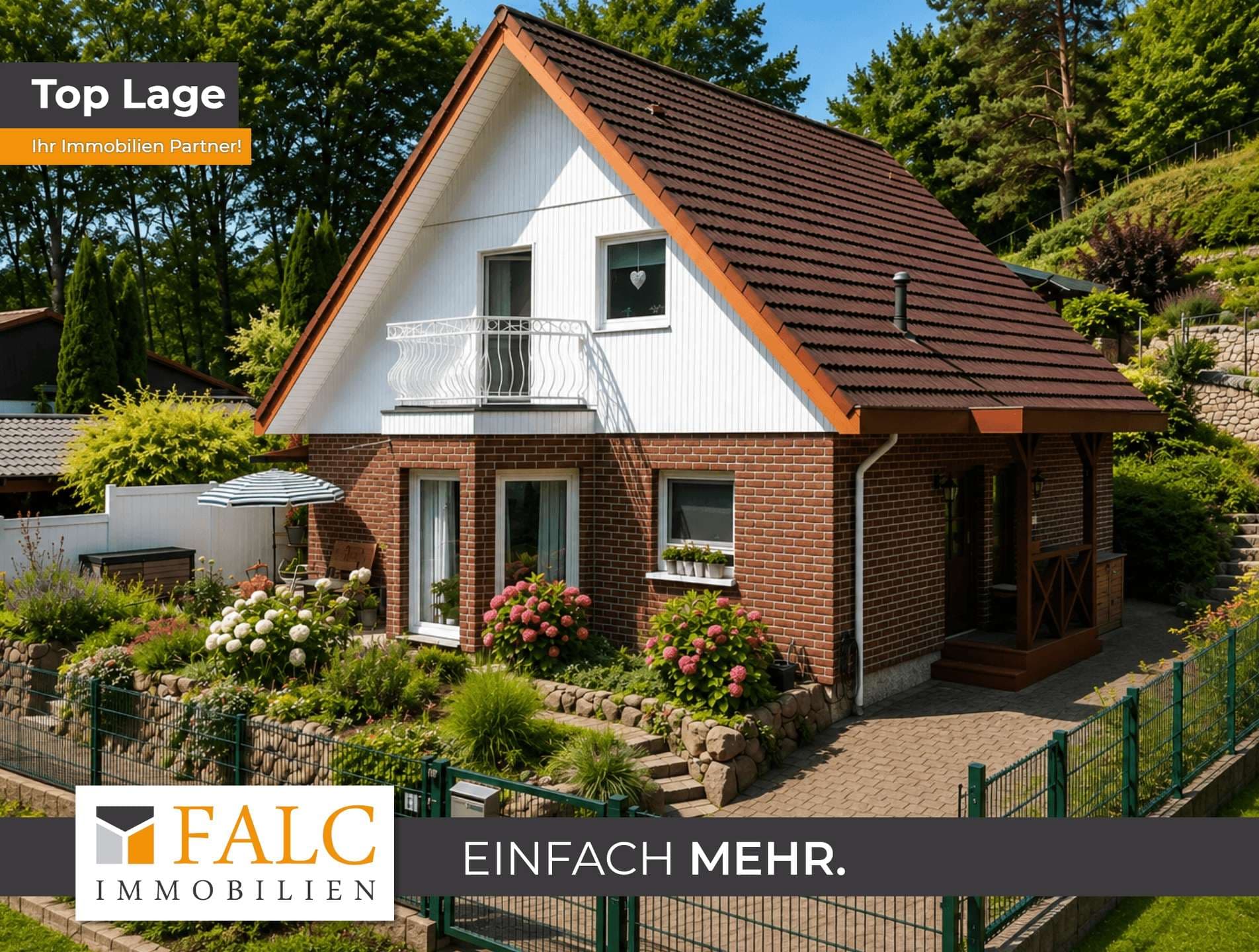 Großzügiges Einfamilienhaus auf sonnigem Hanggrundstück - FALC Immobilien