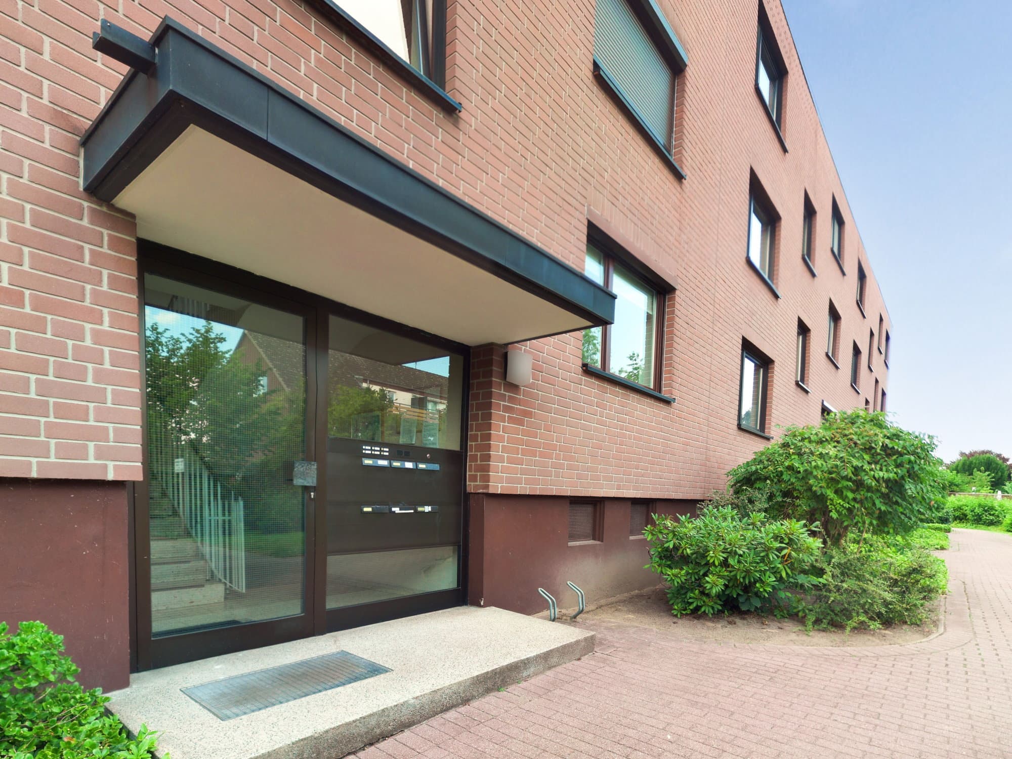 ***Großzügige, helle 3-Zimmer-Wohnung mit Westbalkon und Tiefgarage***