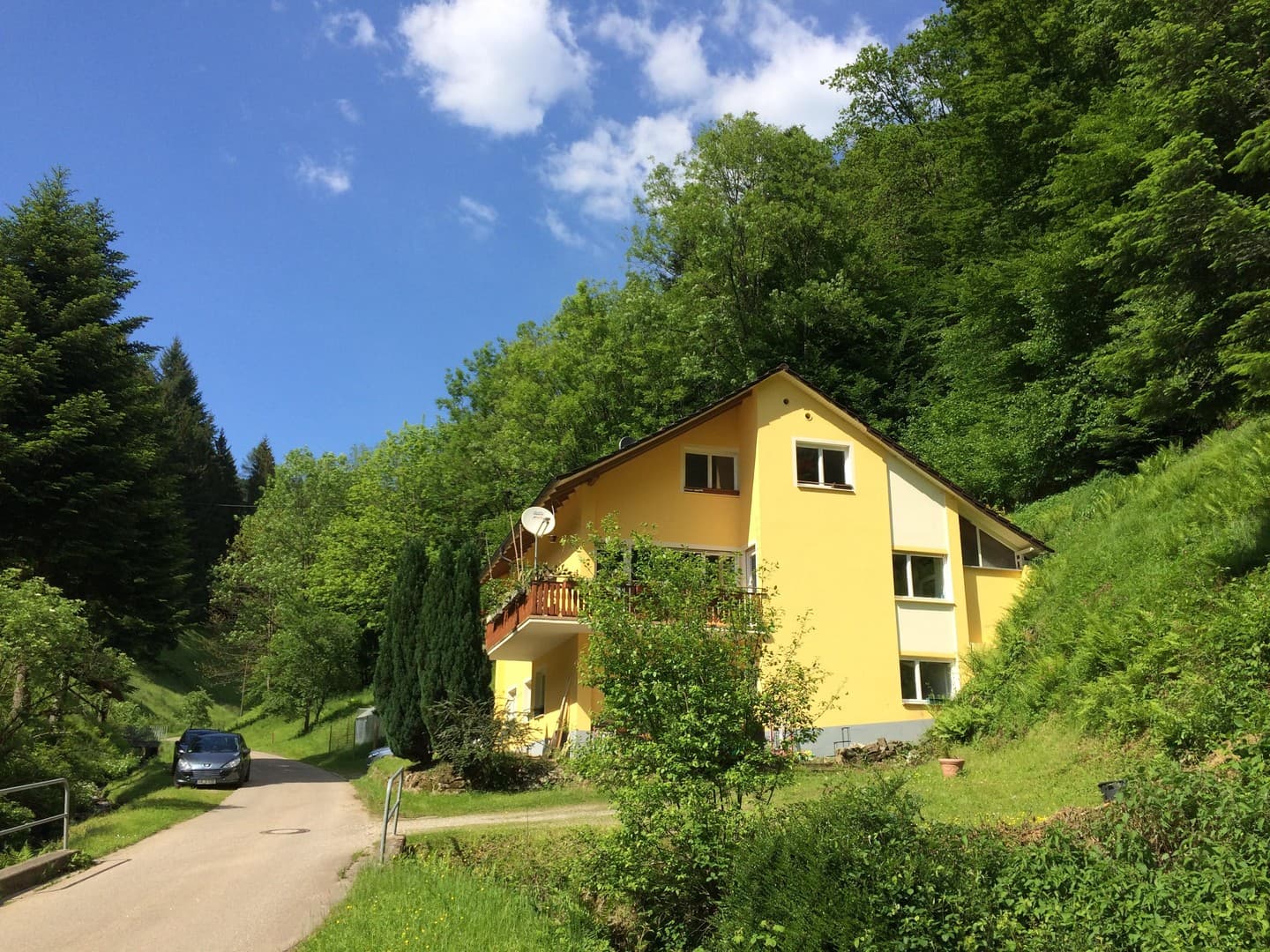 Nah an Freiburg im schönen Dreisamtal in der Natur wohnen