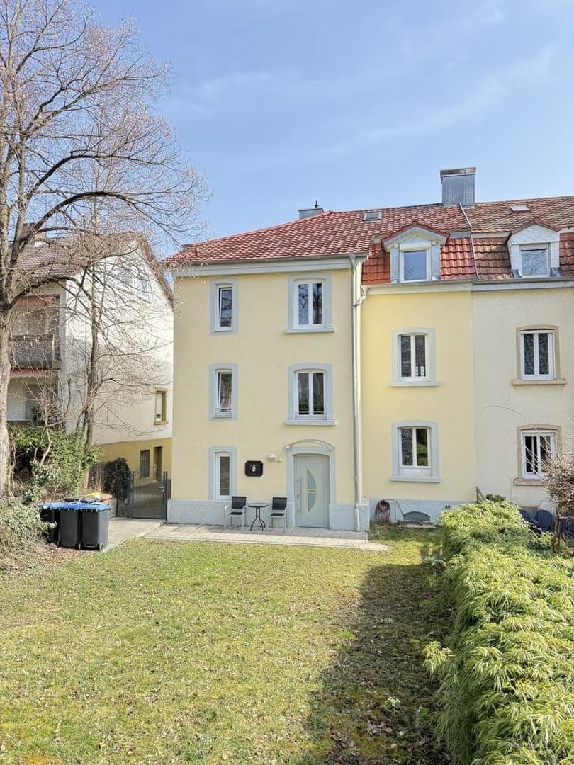 Zentrumnahes Dreifamilienhaus mit großem Garten und Hohentwielblick – alle Wohnungen bezugsfrei