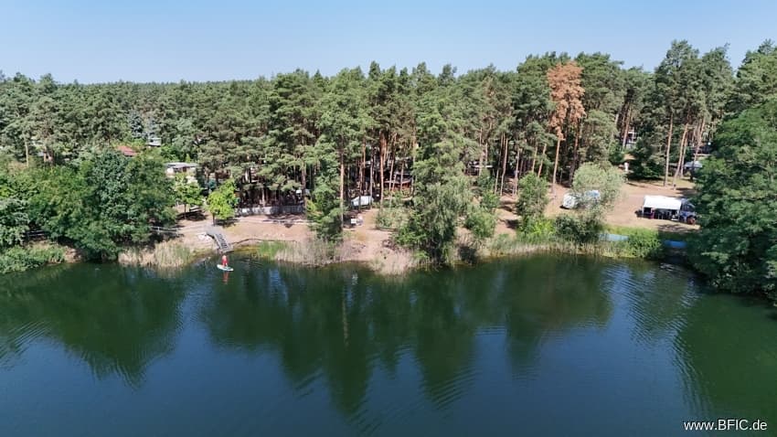Naturcampingplatz mit 290 Stellplätzen in idyllischer Seenlage mit viel Potential